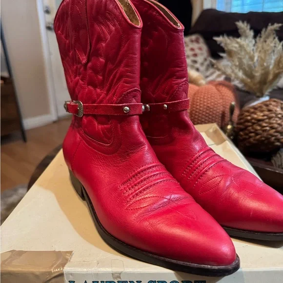 Elegant Red Leather Heeled Boots - Picture 2 of 8